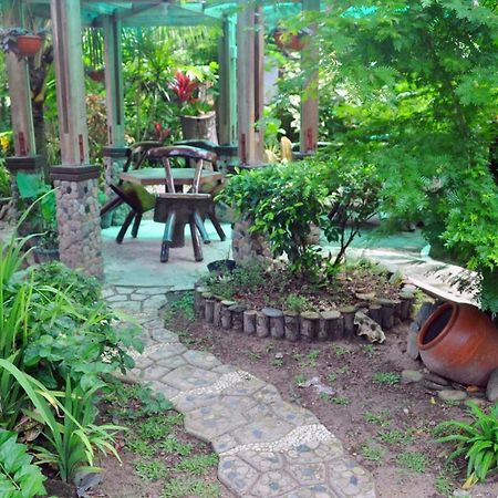 Peak House Garden Pension El Nido Exterior photo